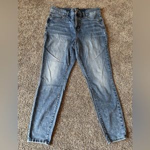 Maurices 16W Everflex Highrise skinny jeans
